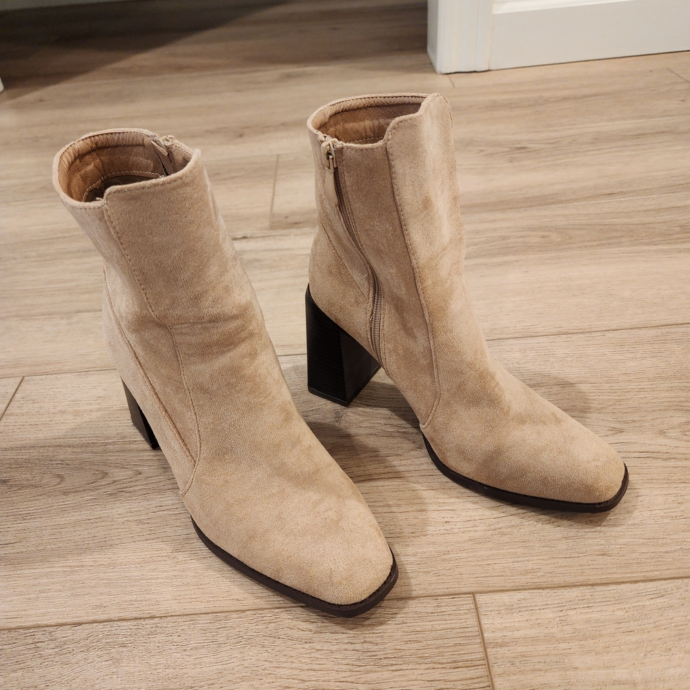 Chic Beige Suede Heeled Boots